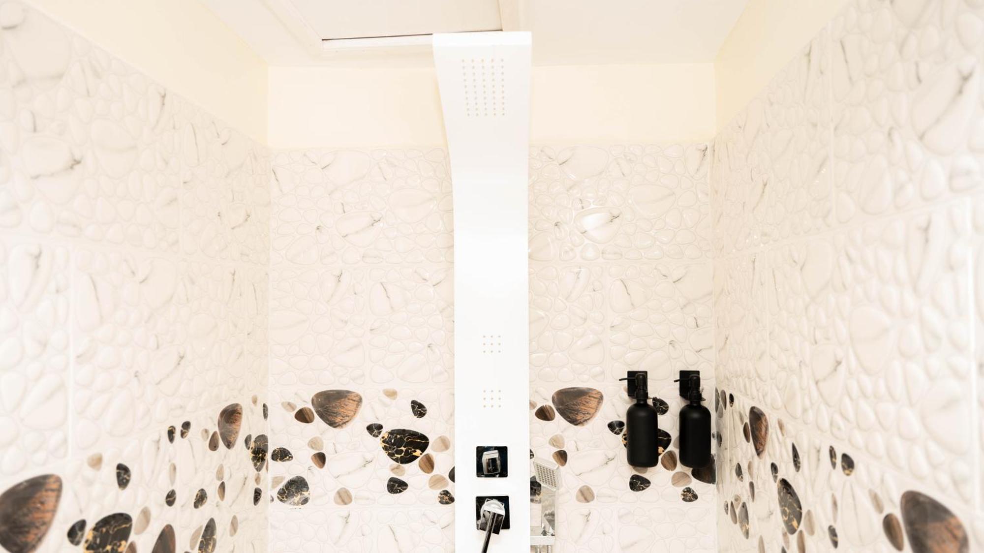 Jade Hotel And Spa Bandrele المظهر الخارجي الصورة